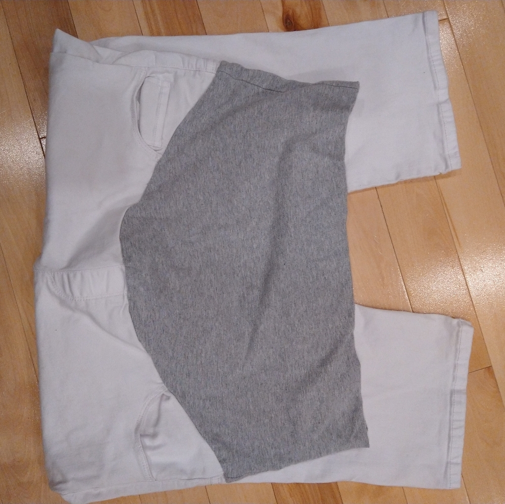Xl Thyme maternity pregnancy white jeans capris